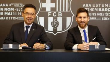 Messi y el presidente Bartomeu, en otras épocas felices del Barcelona.