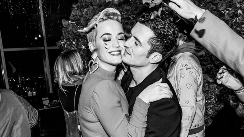 Katy Perry y Orlando Bloom uvieron que suspender su boda por el coronavirus.