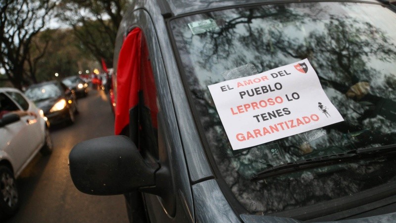 Los hinchas se movilizaron para que Messi vuelva al club.