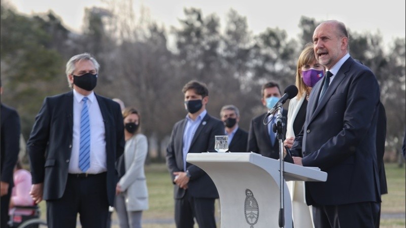 Perotti en el acto de Puerto San Martín.