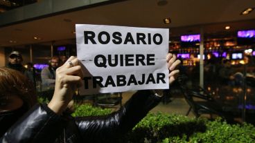 La marcha "Rosario quiere trabajar" se concentró con Oroño y Jujuy desde las 19.