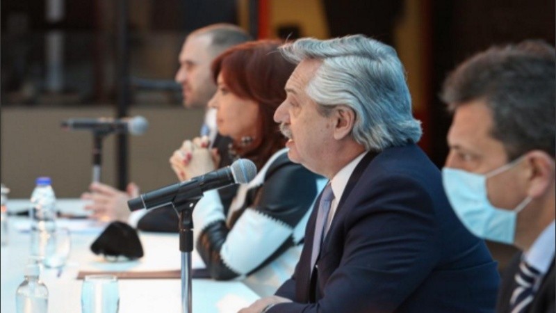 El presidente Alberto Fernández, La vicepresidente Cristina Kirchner, el ministro de Economía Martín Guzmán y el presidente de la Cámara de Diputados de la Nación, Alberto Massa. 