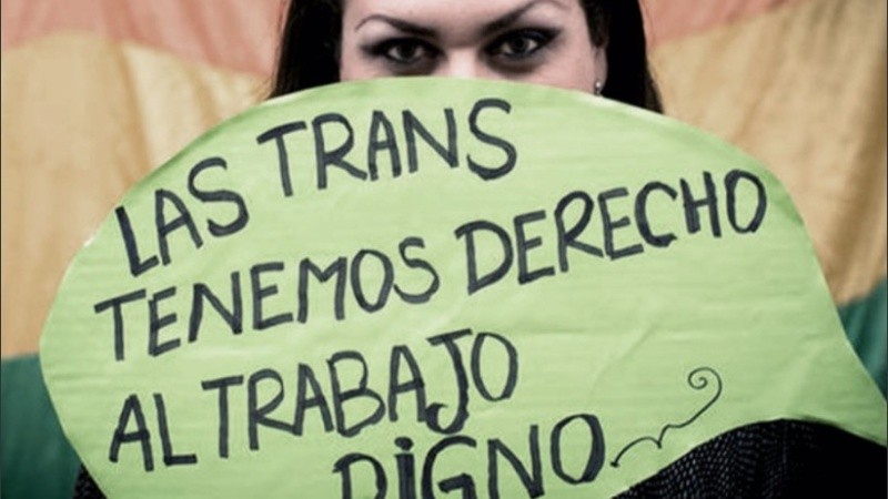 Se deberán establecer reservas de puestos de trabajo a ser ocupados exclusivamente por personas travestis, transexuales o transgénero.