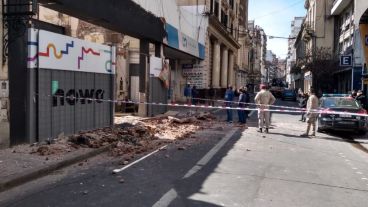 Operativo en San Lorenzo al 1300 tras la caída de la mampostería.