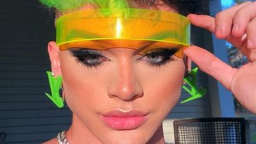 Ethan Peters, un youtuber de 17 años e influencer de belleza, falleció el sábado pasado en su casa, tras consumir opiáceos.