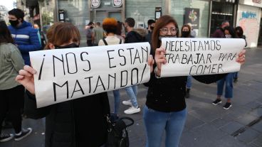 Varios comerciantes protestaron por la medida del gobernador.