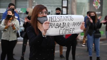 Varios comerciantes protestaron por la medida del gobernador.