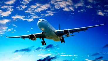 Además de los cuidados a bordo del avión, hay una serie de protocolos por revisar, como el del trabajador aeroportuario, los que cargan las maletas, el personal de rampa y los de seguridad".