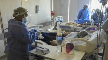 Son 2.719 los internados en unidades de terapia intensiva.