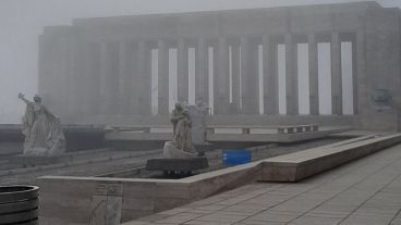 "La niebla se robó el Monumento a la Bandera"