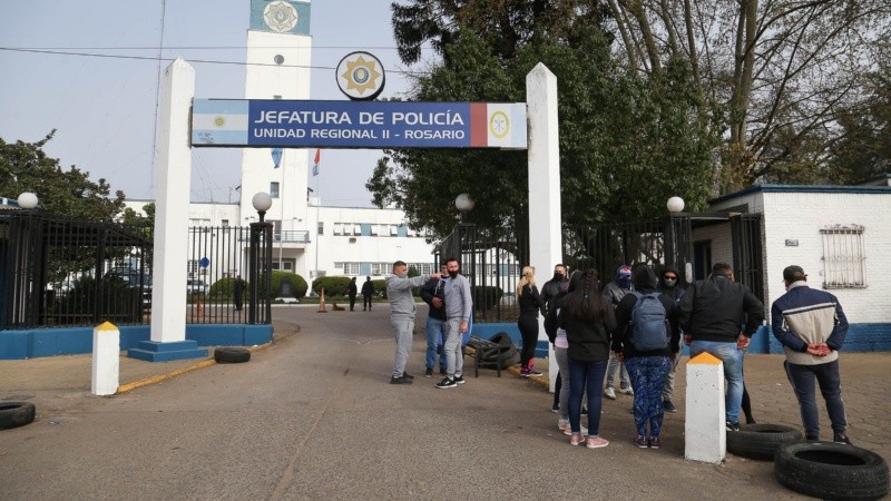 La manifestación en Jefatura este jueves por la mañana.