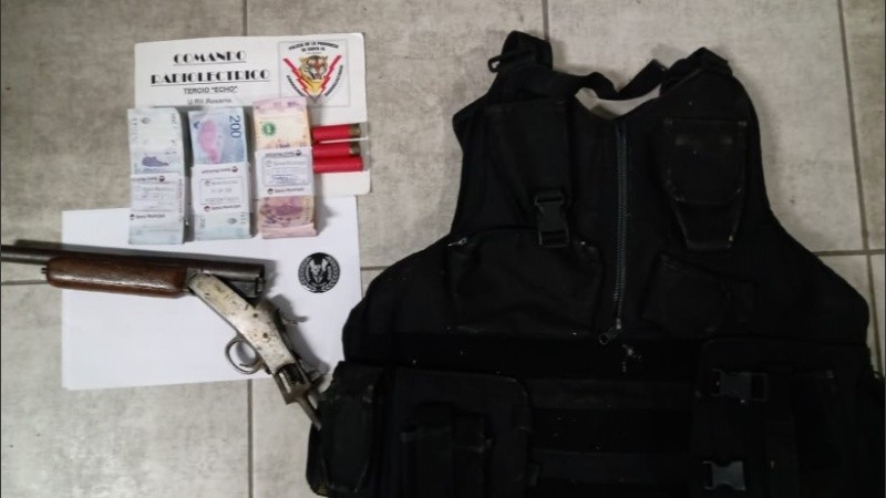 Elementos secuestrados en pasaje Español al 6000.