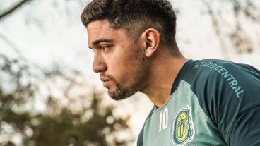 El mediocampista de Rosario Central continúa entrenando en Arroyo Seco por ahora