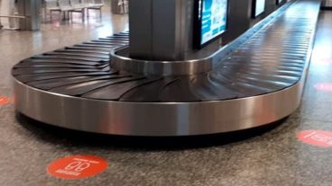 Círculos de distancia también para retirar equipaje.