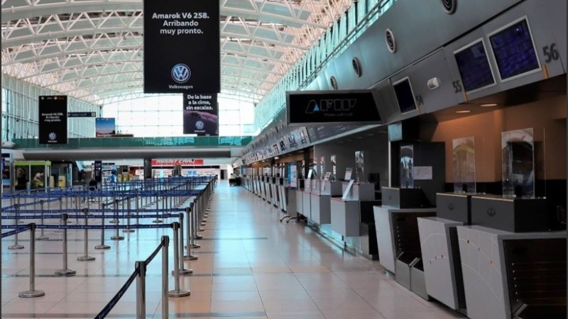 Por ahora, Ezeiza casi vacía. 