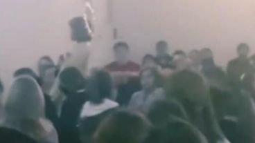 La misa con fieles sin barbijo.