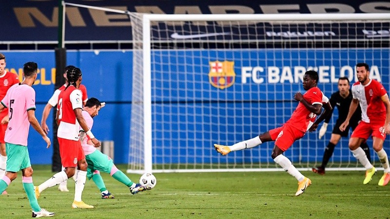 Messi la clavó en el ángulo con derecha y volvió a asombrar a todos