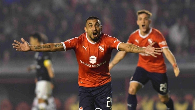 Chávez es del Rojo, pero viene de jugar a préstamo en Central Córdoba de Santiago del Estero.