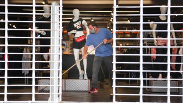 El gobernador anunció las actividades habilitadas y las suspendidas en la próxima semana.