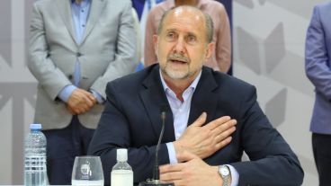 “El número de camas es chico y lo tenemos que cuidar”, dijo el gobernador.