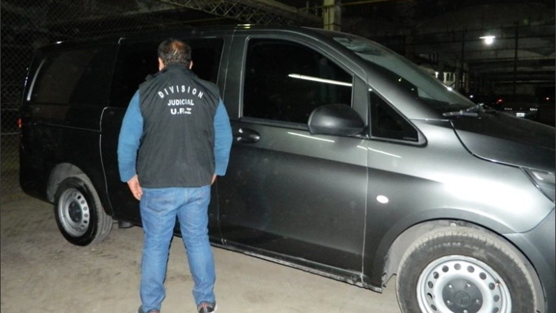 La camioneta MB secuestrada en Rosario.