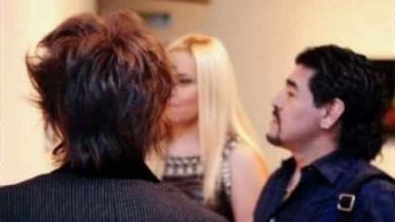 Muchos pensaron que la obra era una foto del Diez.