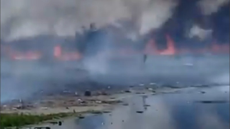 Mucho fuego y humo, también del lado santafesino del río.