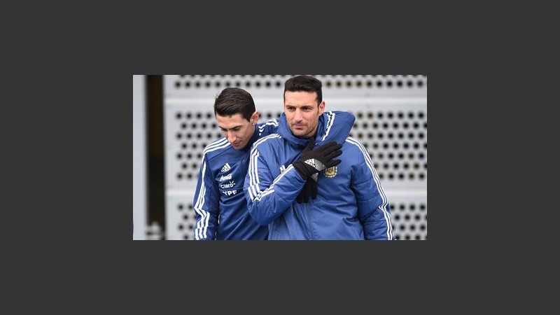 El entrenador del seleccionado argentino respondió tras las explosivas declaraciones de Fideo.