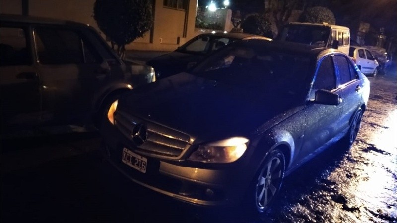 Un joven estafaba jubilados a bordo de un Mercedes Benz último modelo.
