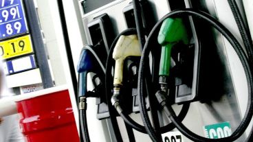 De esta forma, en lo que va de año, los precios de la nafta y el gasoil tienen un acumulado de alrededor del 15%.