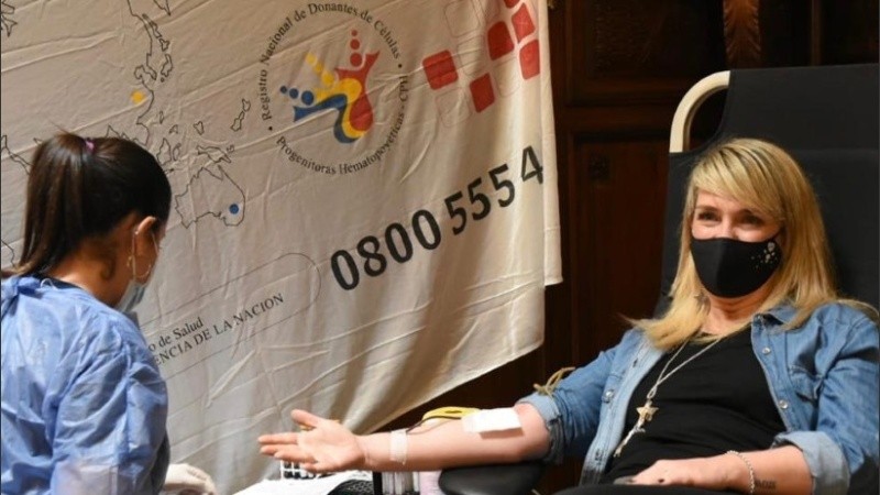 La presidenta del Concejo, María Eugenia Schmuck, fue donante voluntaria de sangre.