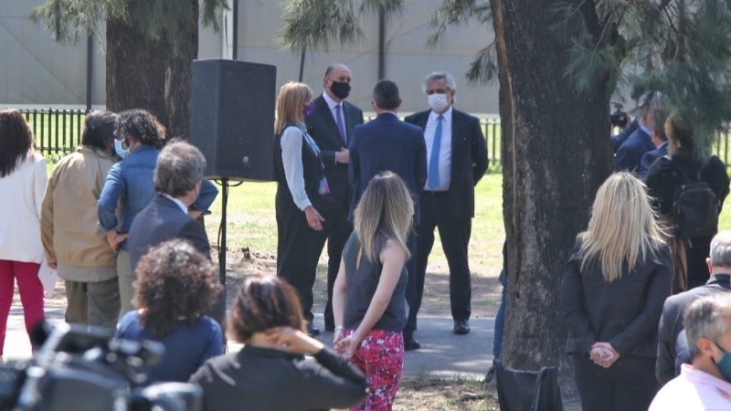 Charla distendida. Fernández y Perotti, otra vez juntos, en la ex Rural.