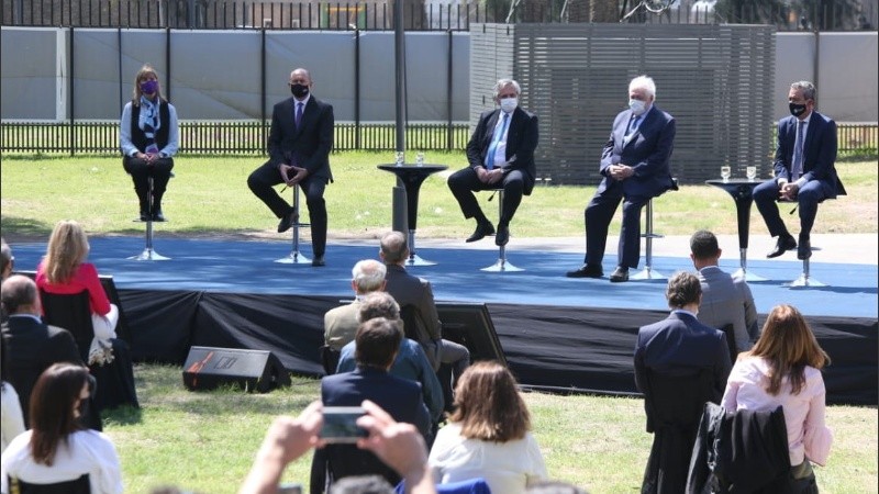 Rodenas, Perotti, Fernández, González García y Javkin en el acto.