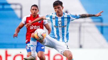 Racing buscará acabar en el primer puesto del grupo. Fertoli, una de sus cartas.