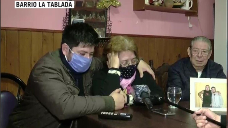 Fernando, Ana y Félix la mañana después del crimen de Sebastián. 