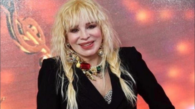 Nacha Guevara decidió enfrentar lo que se evidencia cada noche en la pantalla: su temblor.