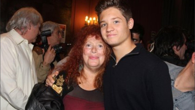 Keller con su nieto, Toto Kirzner, hijo de Suar y Araceli González.