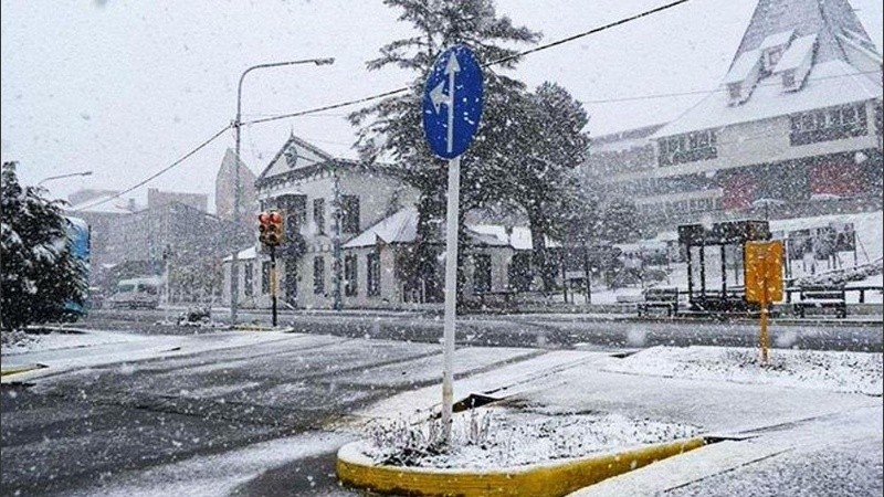 El municipio local tuvo que desplegar un operativo de limpieza de calles y avenidas.