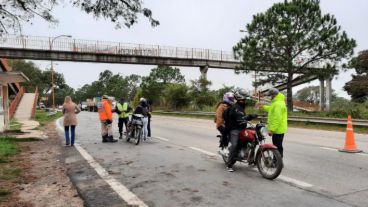 Un joven quiso quitarse la vida y fue salvado por un agente de tránsito