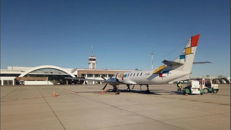 El aeropuerto de Rosario se prepara para el regreso de la actividad. 