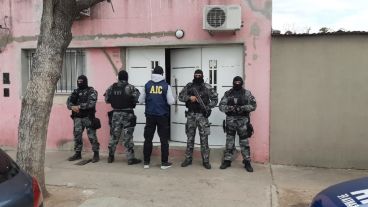 Los allanamientos son realizados por la Agencia de Investigación Criminal.