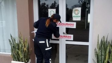 Autoridades de salud creen que la celebración fue el origen del nuevo brote en la ciudad.