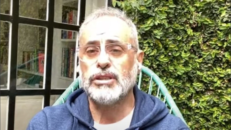 El conductor salió desde su casa en el programa.