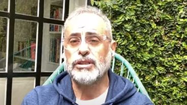 El conductor salió desde su casa en el programa.