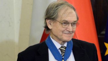 Sir Roger Penrose, físico matemático y filósofo.