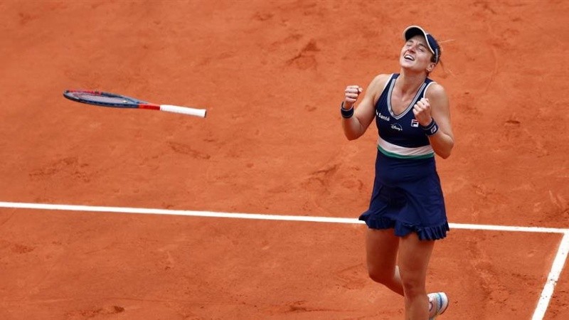 Nadia Podoroska ganó y avanza en Roland Garros.