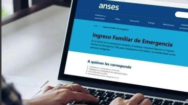 Se está analizando excluir a aquellos que cobren la AUH del IFE