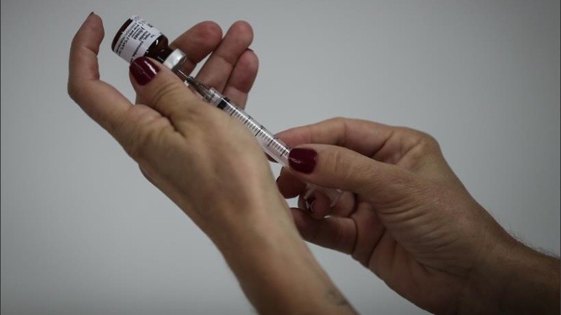 Estados Unidos podría tener dos vacunas listas para fin de este año.