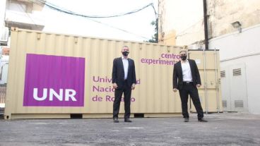 El rector y el intendente durante la presentación de la iniciativa.