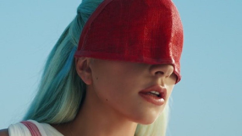 El colmo del mal uso del tapabocas en tiempos de pandemia.